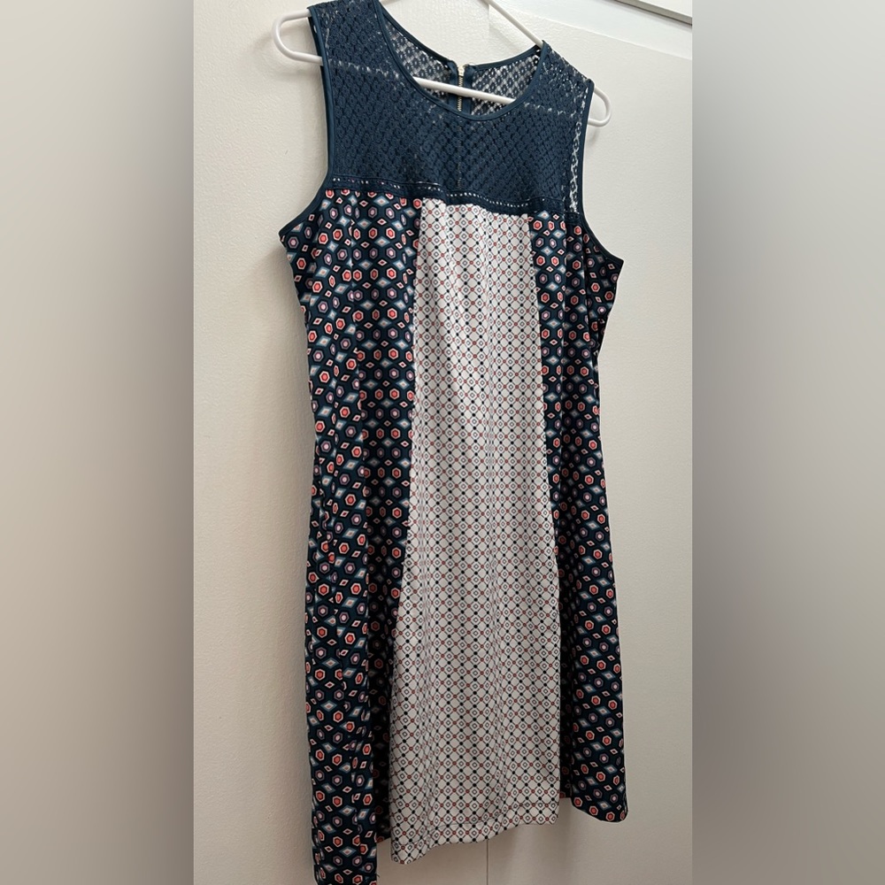 Sleeveless color-block dress - Picture 6 of 12